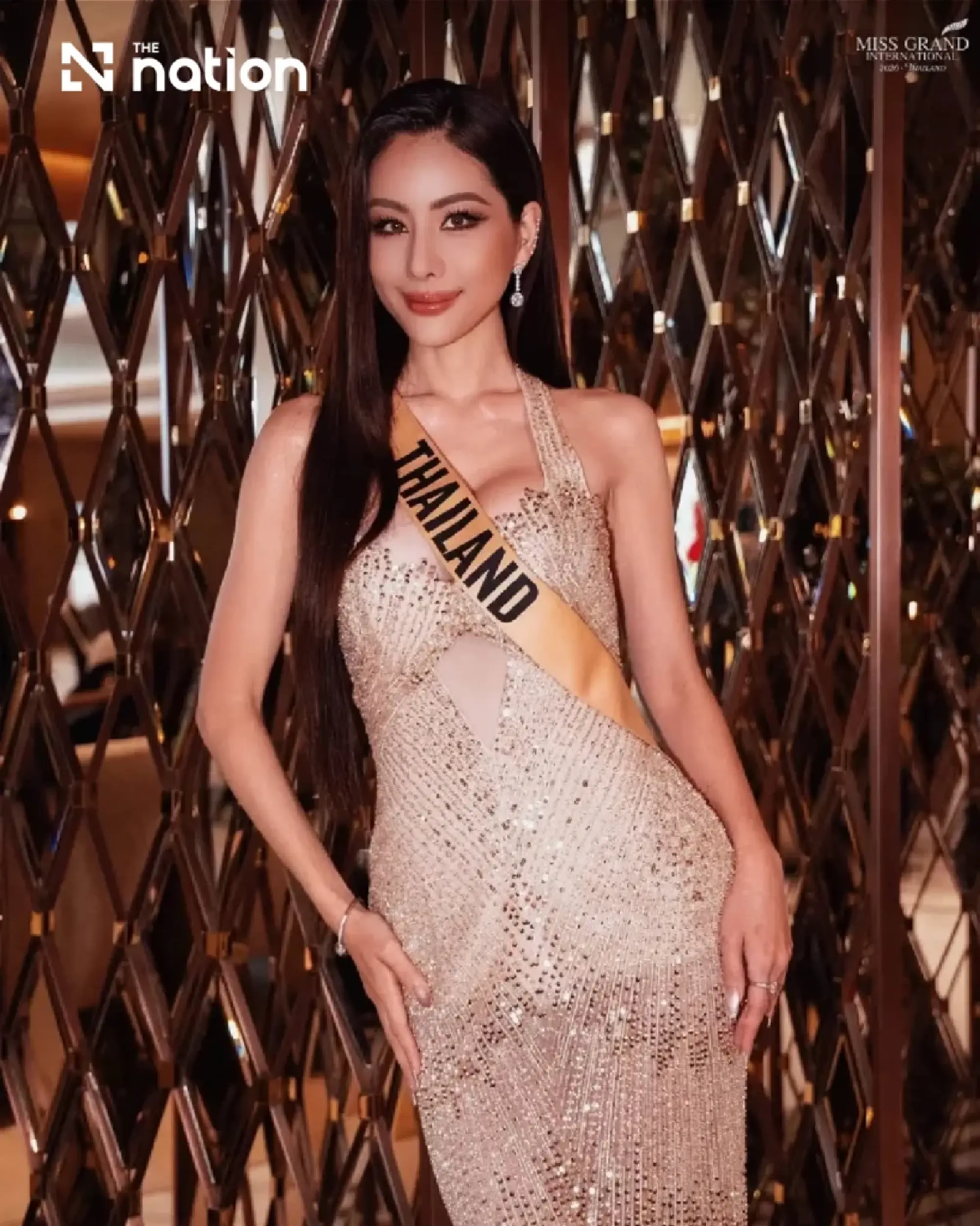 Cakep Banget Miss Grand Thailand Pakai Kostum Tema Balap Kerbau di Grand International